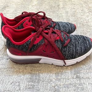 Nike boys AirMax size 3.5US